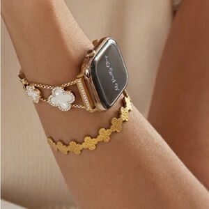 BCBG KEY TO MY LUCK  IWATCH WHITE CLOVER WATCH STRAP NIB